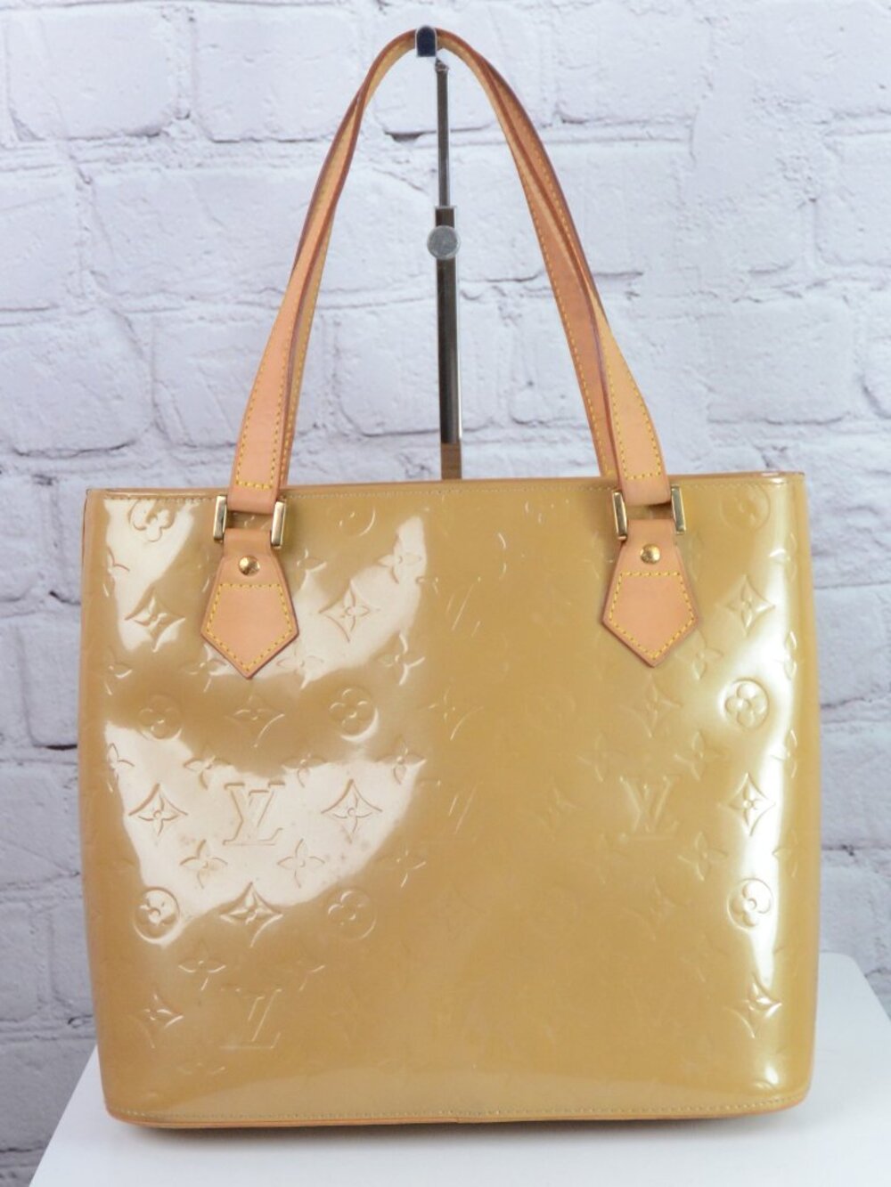 LOUIS VUITTON Houston Monogram Vernis Handbag - with Call Outs